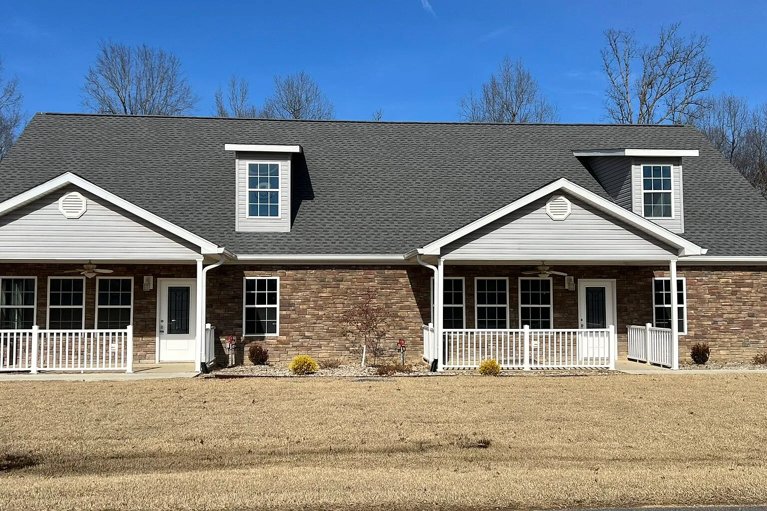 2030A Shade Tree Dr — Photo 1