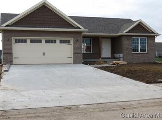 1827 Prairie Vista Dr, Chatham, IL 62629