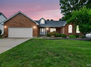 218 Pond Hollow Dr, Saint Charles, MO 63303