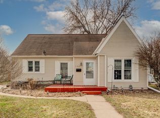 133 E 2nd St, Waconia, MN 55387