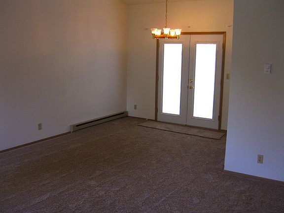 4th image of 5521 S Crestline St