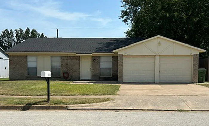 6032 Robin Dr — Photo 1
