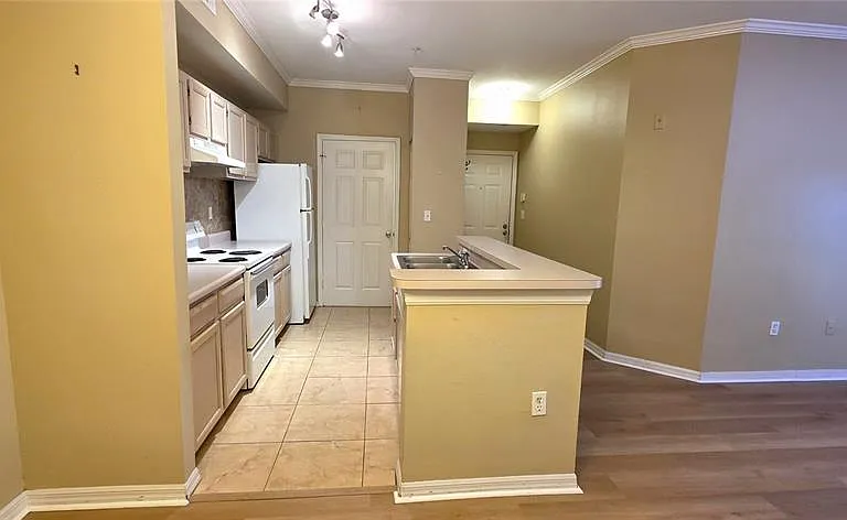 5618 Pinnacle Heights Cir #211 — Photo 11