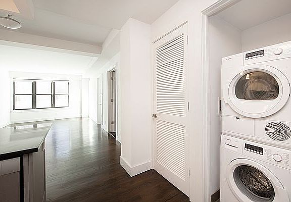 3rd image of 341 Eastern Pkwy APT 2G