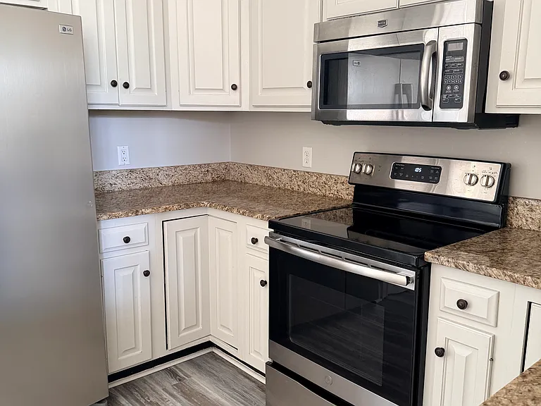 9608 Ethridge Ln — Photo 9