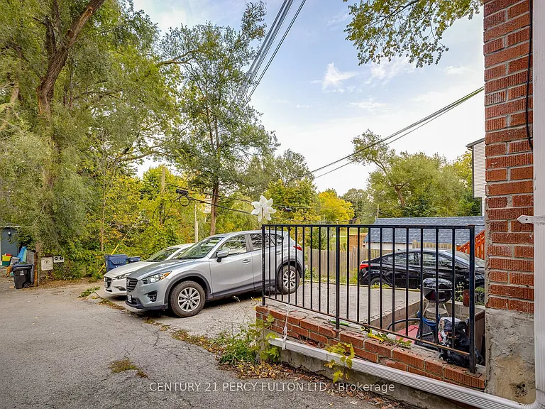 209 Coxwell Ave #MAIN — Photo 19