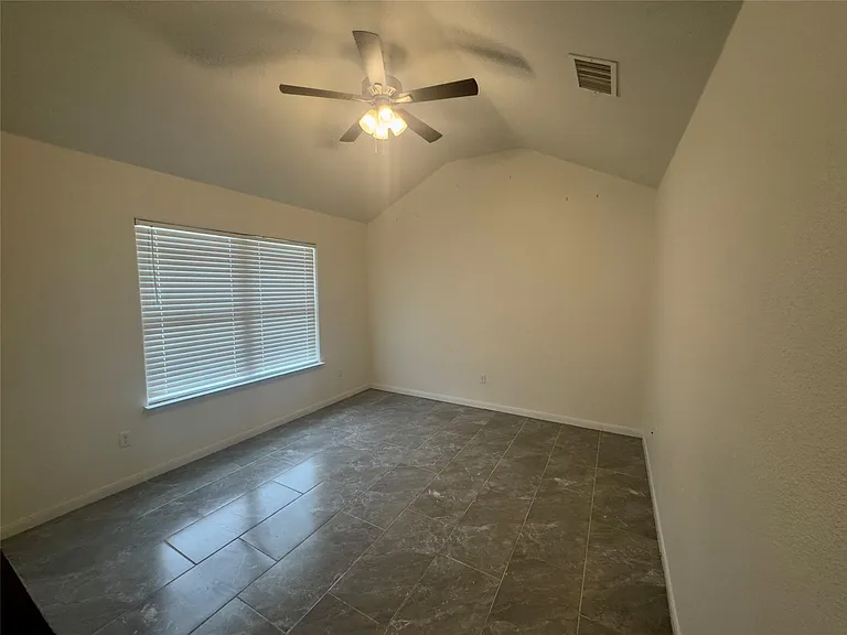 513 W China St #B — Photo 5