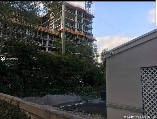5th image of 251 Frow Ave