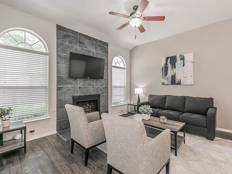 7017 Chateau Dr — Photo 34