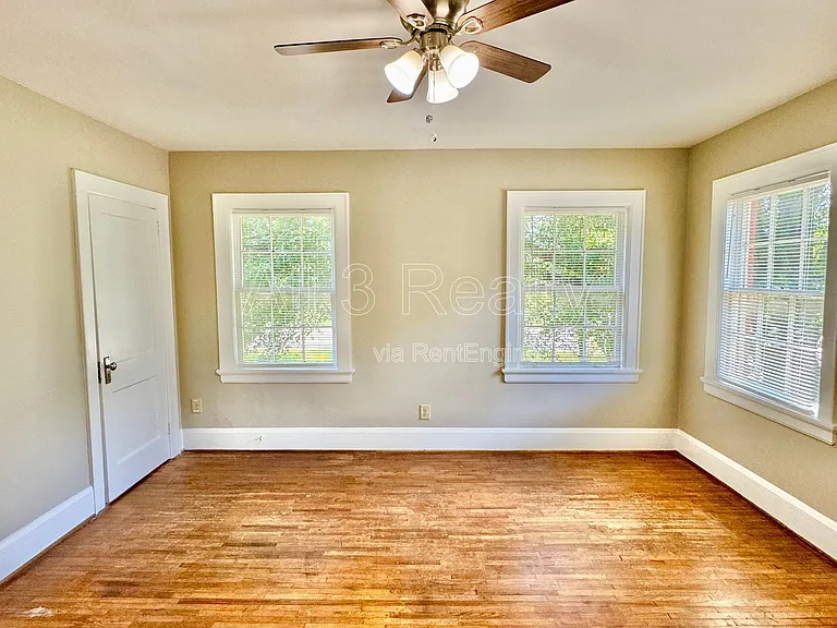 440 E Fairview Ave — Photo 24