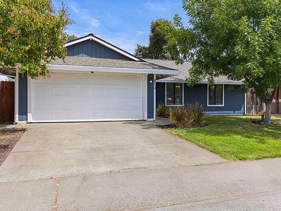2nd image of 213 Quadra Ave