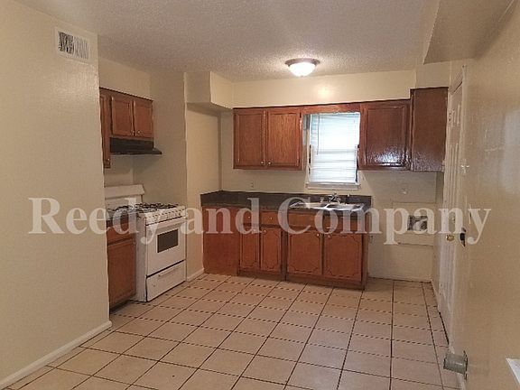 3rd image of 4244 Westmont St