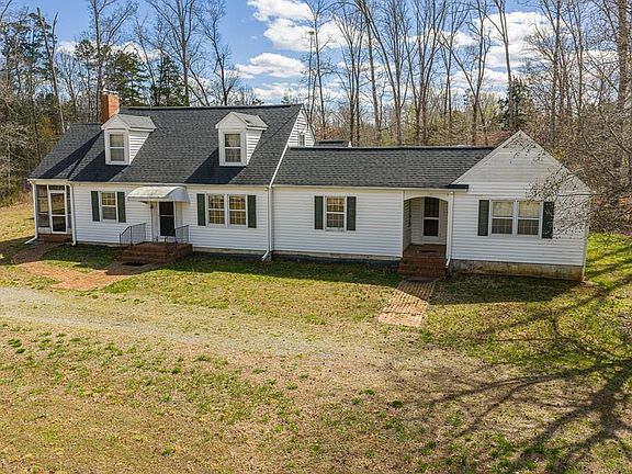 2nd image of 1324 Noblin Farm Rd