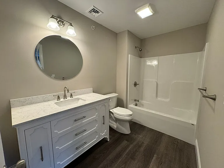 108 Mammoth Rd #B — Photo 10