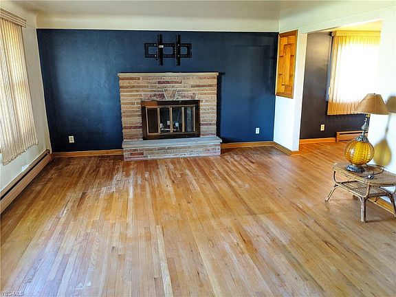 2nd image of 2141 Shetland Ln