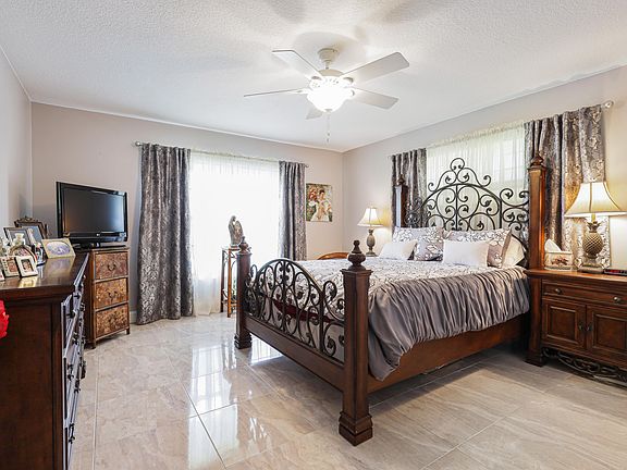 5th image of 9860 Chestnut Tree Terrace #A