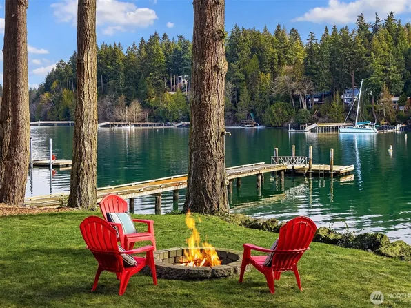 11710 Arrow Point Drive NE, Bainbridge Island, WA 98110