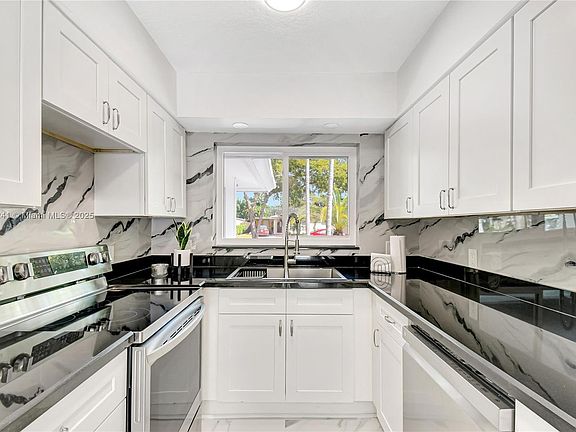 3rd image of 2025 NW 12th Ave