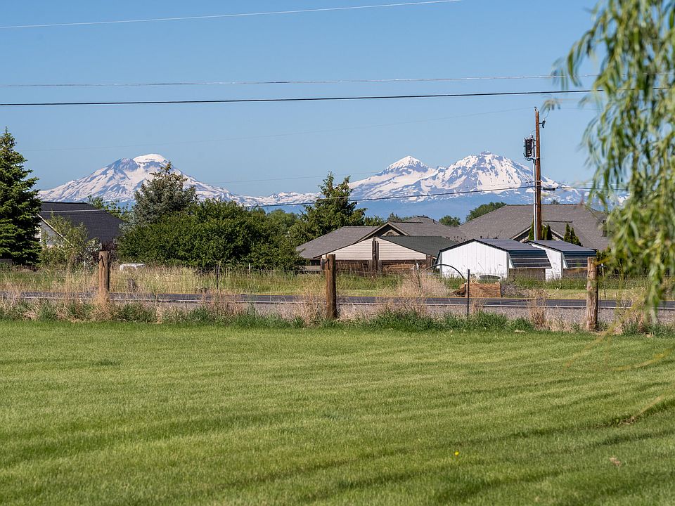 1st image of 409 G Ave