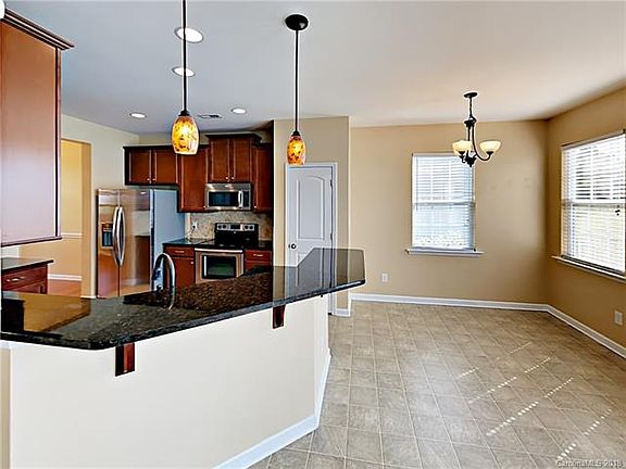 5th image of 304 Tall Wheat Ln
