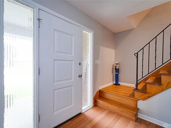4th image of 855 Cascade Dr