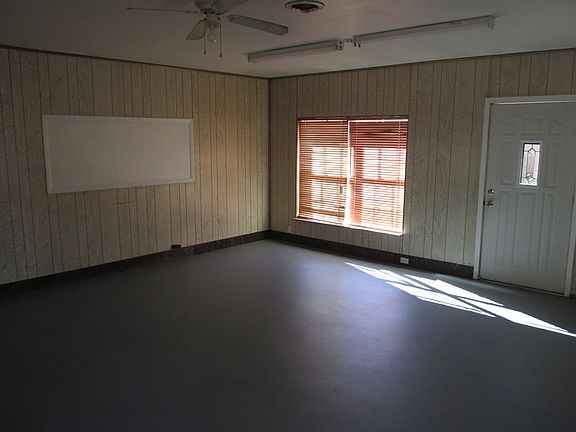 5th image of 214 Myrtle Ln