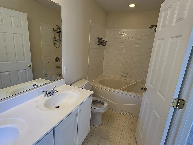 6822 Sanctuary Ct — Photo 25