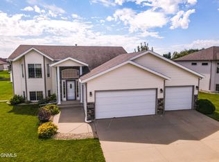 633 36th Ave W, West Fargo, ND 58078