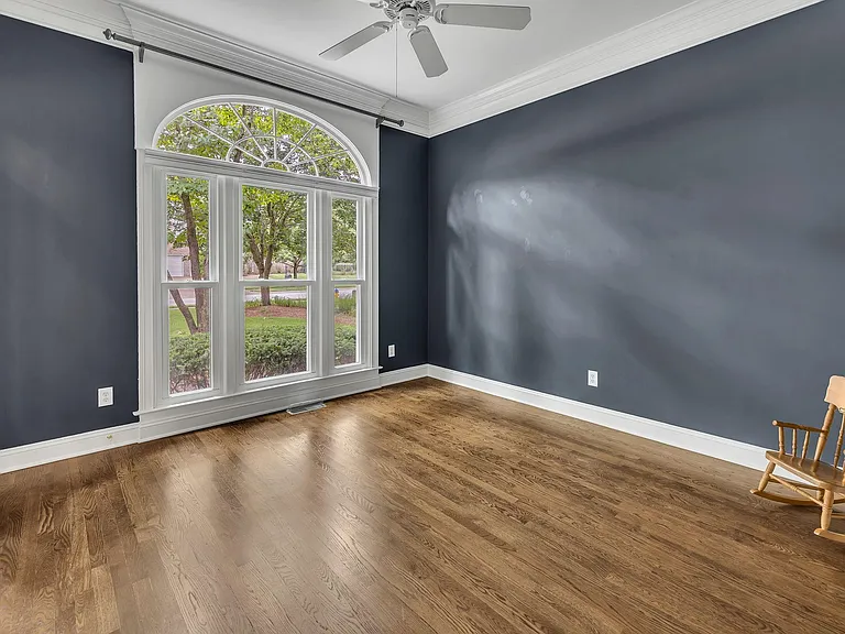 729 Harrow Ln — Photo 25