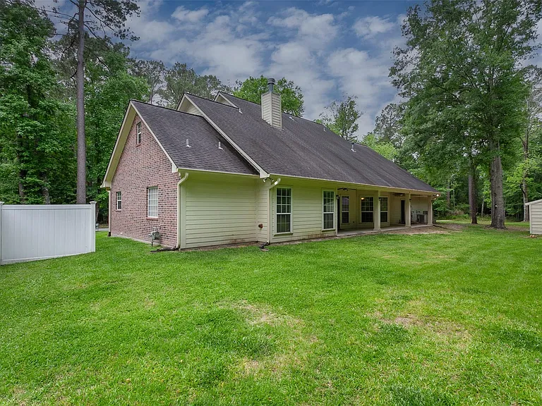 289 Broadmoor Dr — Photo 43
