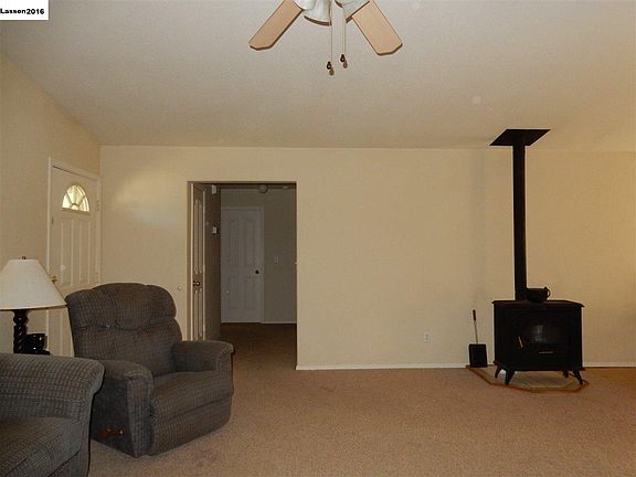4th image of 470-555 Reservoir Way