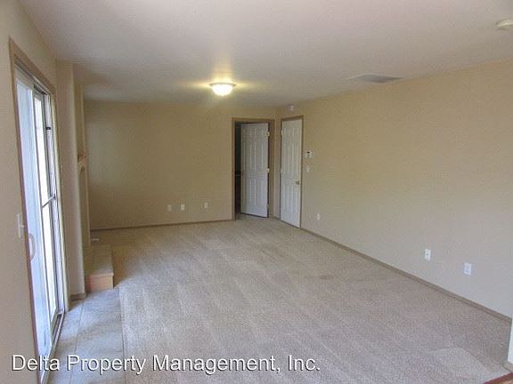 3rd image of 5122 80th St NE