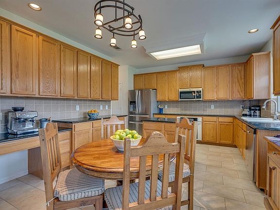 4th image of 3841 Birchmont Dr