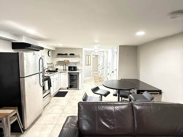 616 Irving St NW #B — Photo 7