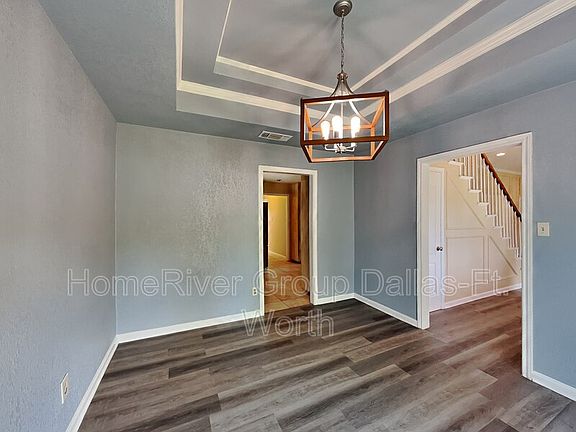 5th image of 308 Greenbriar Ln