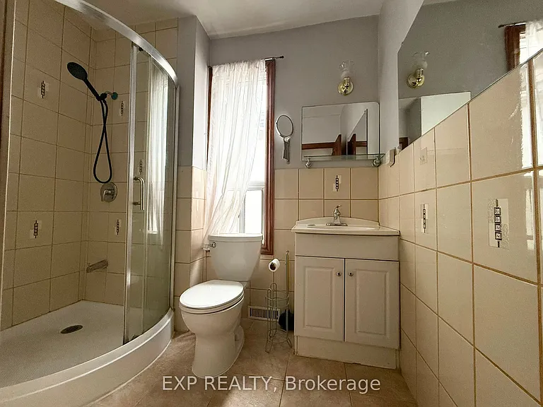 759 Gerrard St E #2 — Photo 8