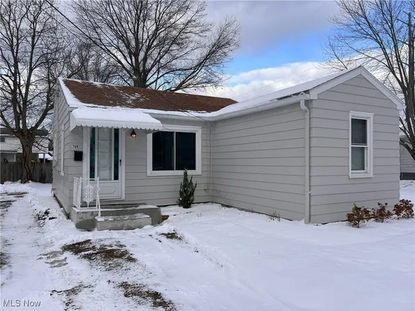 709 E 32nd St, Lorain, OH 44055