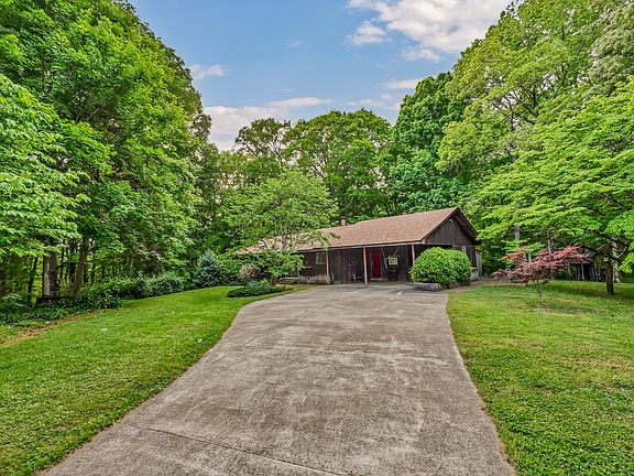 4th image of 900 Gravel Ln
