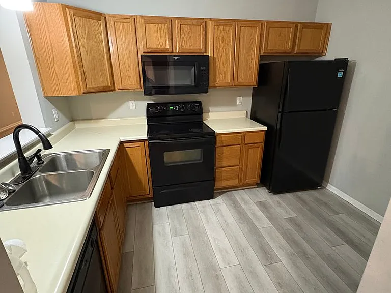 5425 Nighthawk Dr — Photo 3