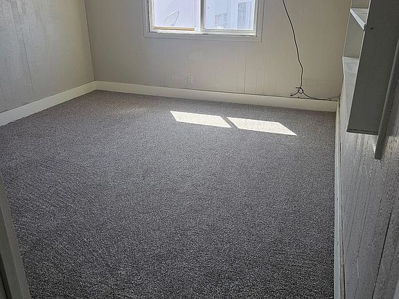4th image of 700 W 6th St #A