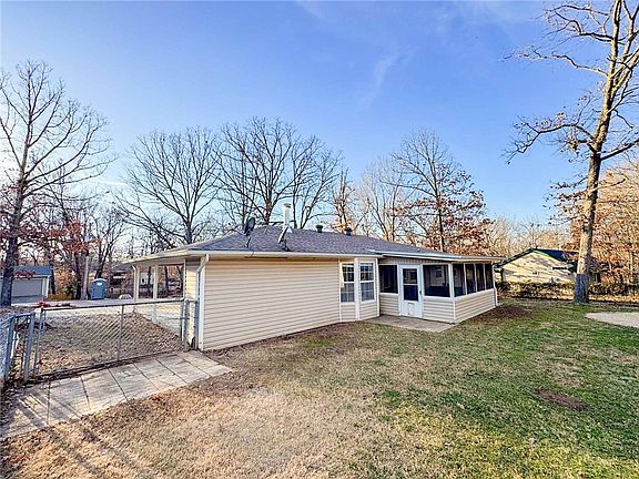 2nd image of 12 Ventnor Cir