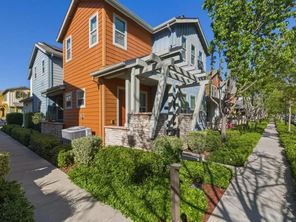 520 Sandalwood Dr, Livermore, CA 94551