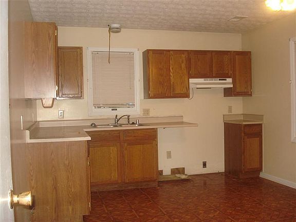 5th image of 113 Leah Ct