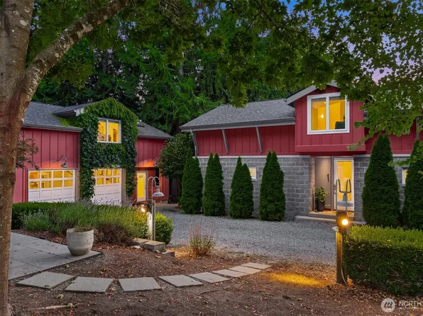 6575 NE Honeysuckle Lane, Bainbridge Island, WA 98110
