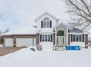 5675 Barcelona St, Bettendorf, IA