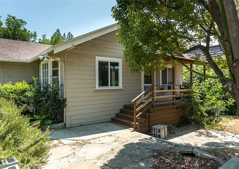 316 W Kenneth Rd