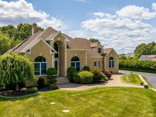 93 Narrows Rd, Assonet, MA 02702