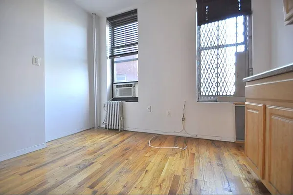 Rented by FirstService Realty (legacy) | media 14