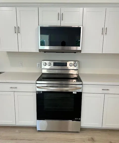 5051 Enfield Ave — Photo 4