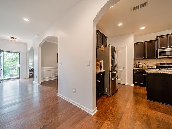 4th image of 2641 Southern Trace Dr